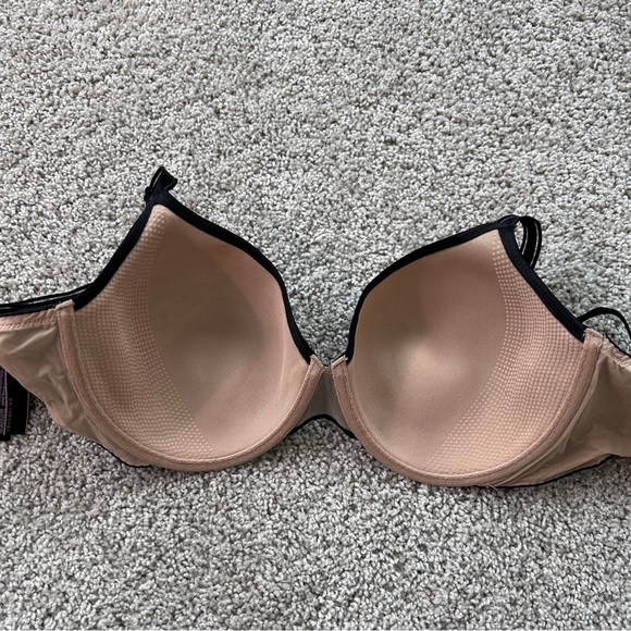 Victoria’s Secret black angelight full coverage spacer bra - Picture 4 of 6